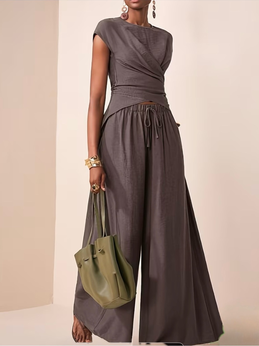 Women’s 2 piece wide leg set. Size Small. NWOT.